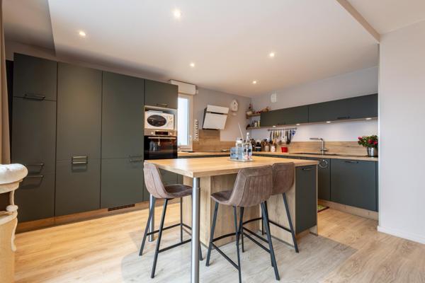 Appartement T4 de 2022, 3 ch, 2 sdb, terrasse, 3 stationnements