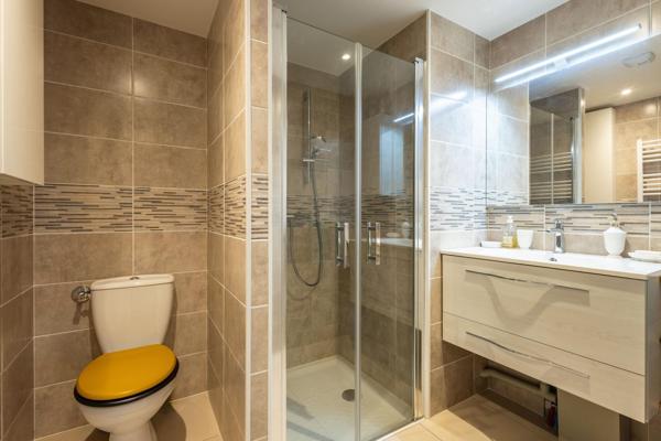 Appartement T4 de 2022, 3 ch, 2 sdb, terrasse, 3 stationnements