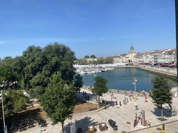 Gand appartement avec vue sur le Vieux Port de La Rochelle !