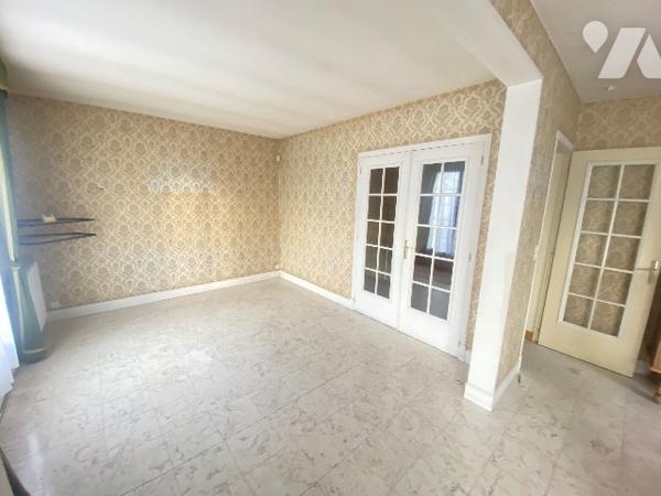 Venez découvrir cette charmante maison indépendante située à Olivet Rue des Plaisses,