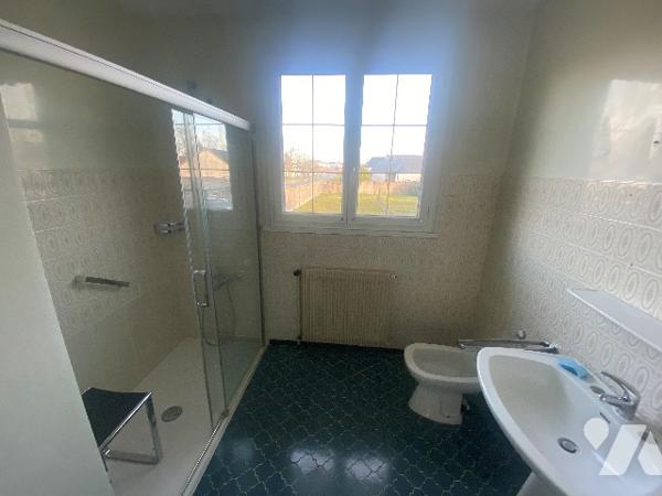 Venez découvrir cette charmante maison indépendante située à Olivet Rue des Plaisses,