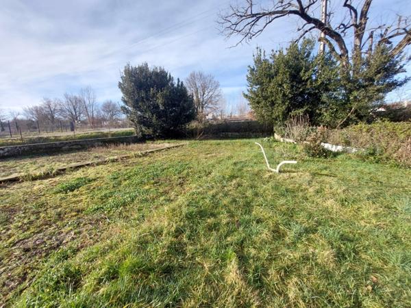 PUYGOUZON CORPS DE FERME EN GRANDE PARTIE RENOVE AVEC PIGEONNIER ET DEPENDANCES