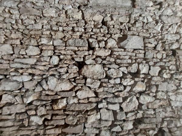 PUYGOUZON CORPS DE FERME EN GRANDE PARTIE RENOVE AVEC PIGEONNIER ET DEPENDANCES