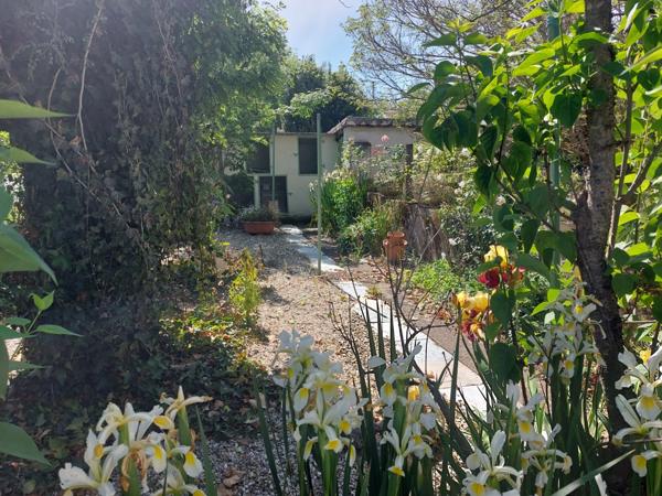 PUYGOUZON CORPS DE FERME EN GRANDE PARTIE RENOVE AVEC PIGEONNIER ET DEPENDANCES