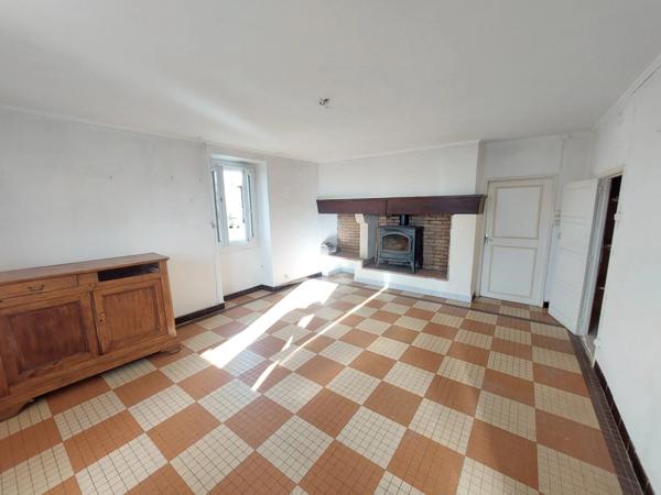 PUYGOUZON CORPS DE FERME EN GRANDE PARTIE RENOVE AVEC PIGEONNIER ET DEPENDANCES