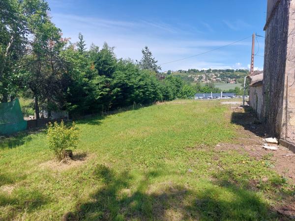 PUYGOUZON CORPS DE FERME EN GRANDE PARTIE RENOVE AVEC PIGEONNIER ET DEPENDANCES