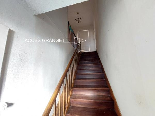 PUYGOUZON CORPS DE FERME EN GRANDE PARTIE RENOVE AVEC PIGEONNIER ET DEPENDANCES