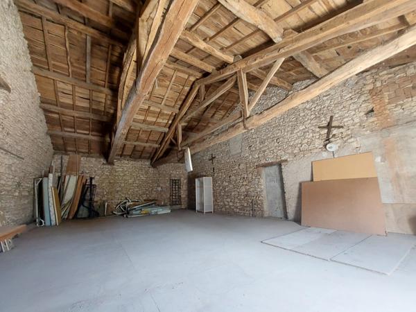 PUYGOUZON CORPS DE FERME EN GRANDE PARTIE RENOVE AVEC PIGEONNIER ET DEPENDANCES