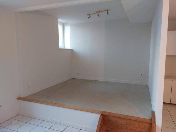 Appartement 1 pièce                                        - 69590 Saint-Symphorien-sur-Coise Réf : 12672