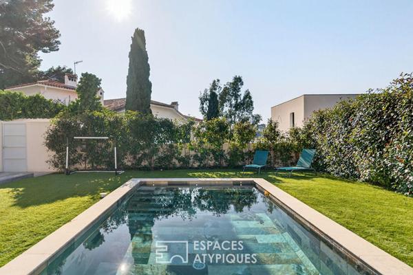 Maison d’architecte contemporaine avec piscine et patio