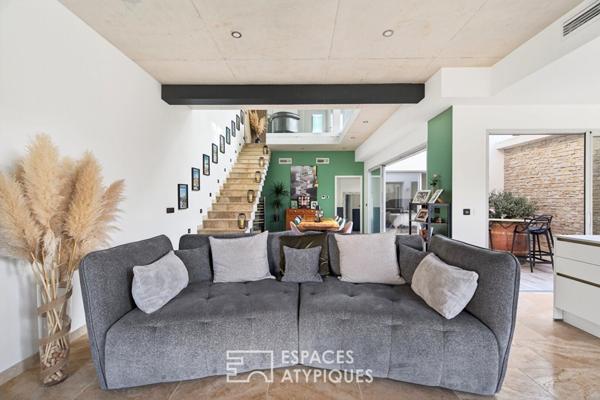 Maison d’architecte contemporaine avec piscine et patio