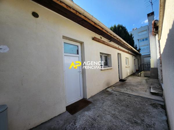 Ensemble immobilier composé de 3 appartements et 2 maisons en centre ville d'ARGENTEUIL €425 000 ** - Référence 4445