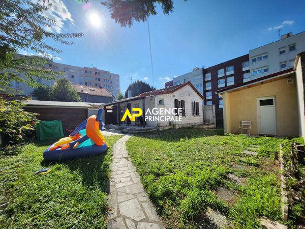 Ensemble immobilier composé de 3 appartements et 2 maisons en centre ville d'ARGENTEUIL €425 000 ** - Référence 4445