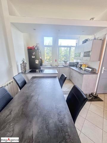 Maison à LE CHAMBON-FEUGEROLLES, 42500 - 3 pièces 65m²