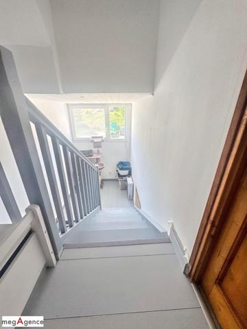 Maison à LE CHAMBON-FEUGEROLLES, 42500 - 3 pièces 65m²