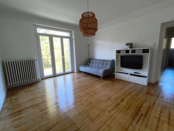 Maison rénovée avec grange et terrain de plus d’un hectare