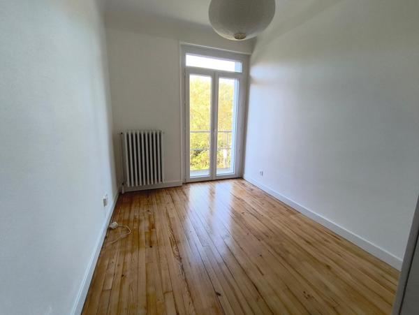 Maison rénovée avec grange et terrain de plus d’un hectare