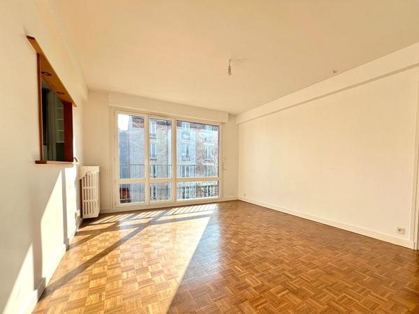 Trois pièces de 68m² avec balcons parking Rigollots