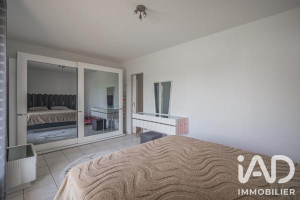 Maison à vendre 5 pièces 131 m² Saint-Étienne-de-Saint-Geoirs