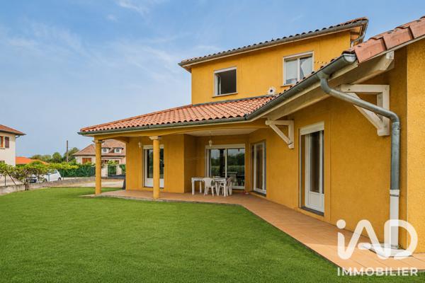 Maison à vendre 5 pièces 131 m² Saint-Étienne-de-Saint-Geoirs