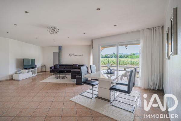 Maison à vendre 5 pièces 131 m² Saint-Étienne-de-Saint-Geoirs