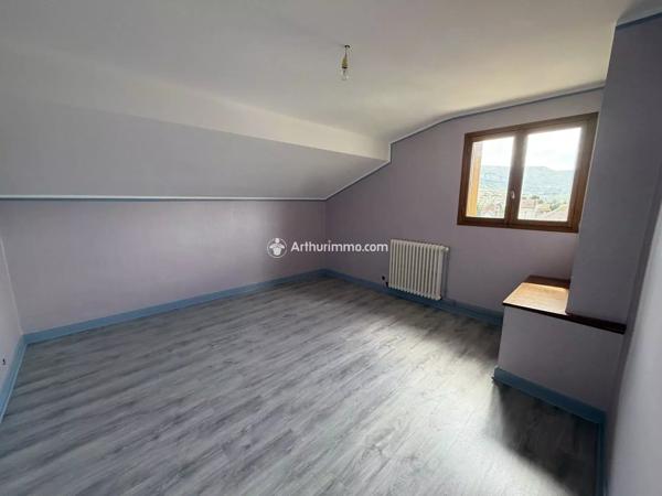 Vente                                                      Maison
                        
                     7 pièces                      201 m2                     à Millau