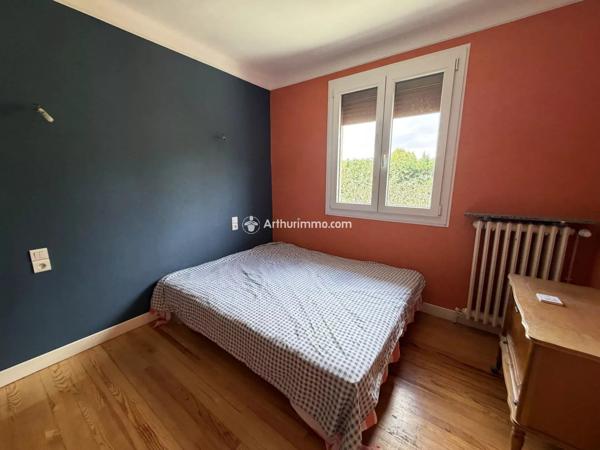 Vente                                                      Maison
                        
                     7 pièces                      201 m2                     à Millau