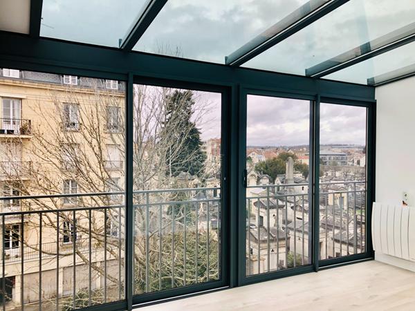 "Versailles Les Près" "Esprit Atelier" Très bel appartement refait à neuf de 3 pièces de 62 m² avec terrasse ! Loyer 1 842 €/mois charges comprises **  - Référence  17913
