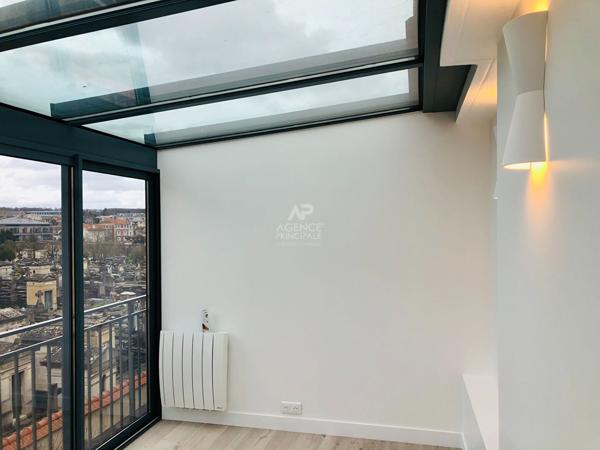 "Versailles Les Près" "Esprit Atelier" Très bel appartement refait à neuf de 3 pièces de 62 m² avec terrasse ! Loyer 1 842 €/mois charges comprises **  - Référence  17913