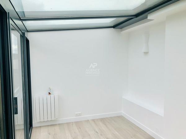 "Versailles Les Près" "Esprit Atelier" Très bel appartement refait à neuf de 3 pièces de 62 m² avec terrasse ! Loyer 1 842 €/mois charges comprises **  - Référence  17913