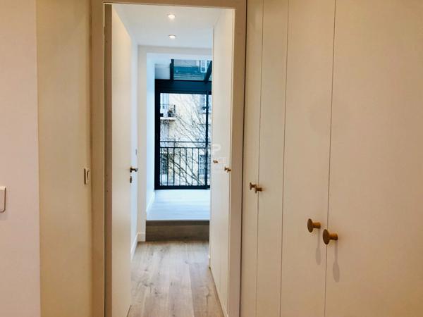 "Versailles Les Près" "Esprit Atelier" Très bel appartement refait à neuf de 3 pièces de 62 m² avec terrasse ! Loyer 1 842 €/mois charges comprises **  - Référence  17913