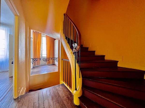 Maison Pontoise 7 pièce(s) €399 990 ** - Référence 11030