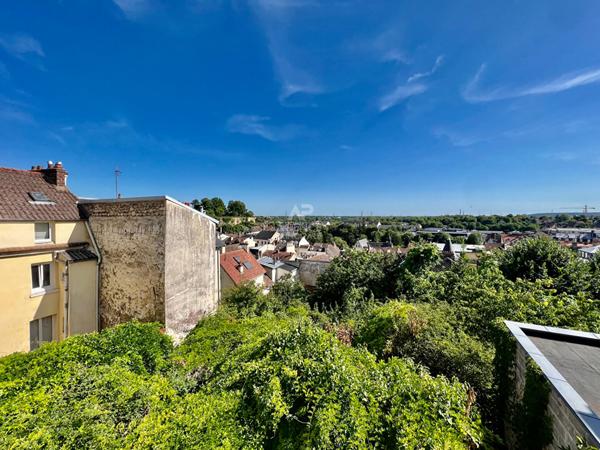 Maison Pontoise 7 pièce(s) €399 990 ** - Référence 11030