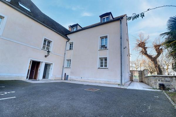 Immeuble à Vendre à Etampes 1200 m2