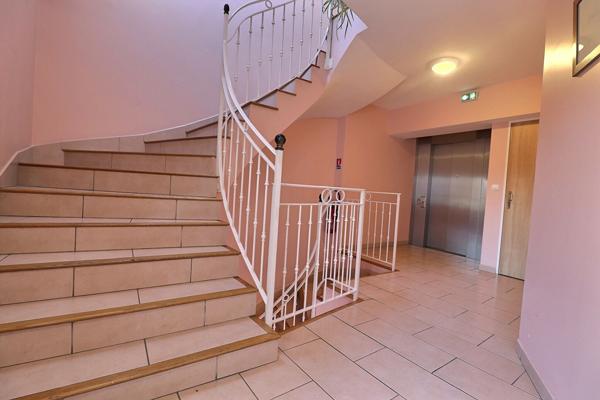 Immeuble à Vendre à Etampes 1200 m2