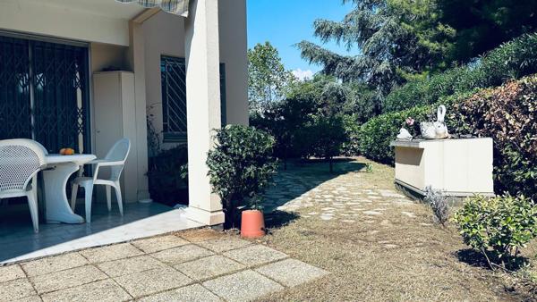 T3 meublé en rez-de-jardin Saint Laurent Du Var ? 68 m² ? Grand jardin