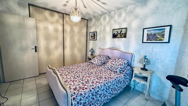 T3 meublé en rez-de-jardin Saint Laurent Du Var ? 68 m² ? Grand jardin