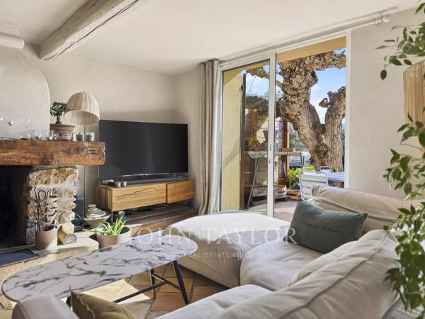 Le Castellet – Mas provençal en pierre au cœur des vignes avec piscine et activité d’accueil