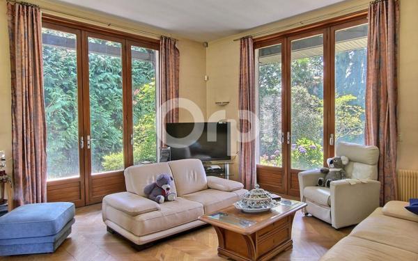 Maison à vendre    7 pièces •  Lons