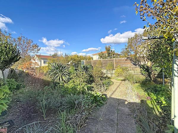 Belle maison à Meximieux de 140m² avec 5 chambres sur un jardin de 565m² avec terrasse couverte et garage