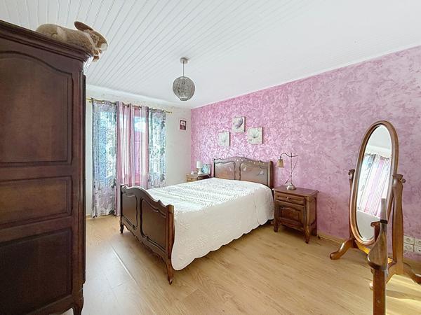 Belle maison à Meximieux de 140m² avec 5 chambres sur un jardin de 565m² avec terrasse couverte et garage