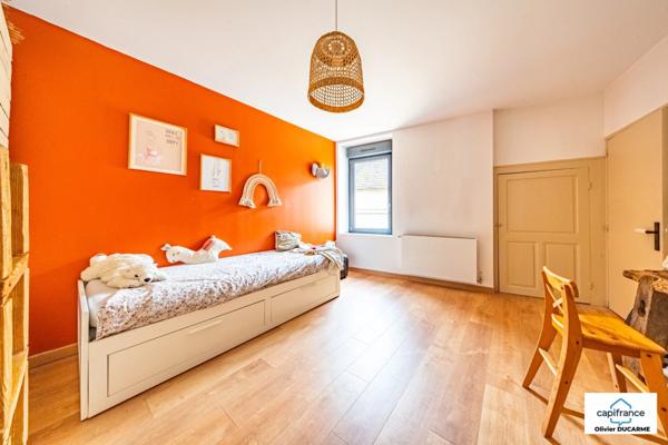 Ensemble immobilier de 180 m² de 9 pièces avec maison de caractère et T2 à AUTREY LES GRAY (70)