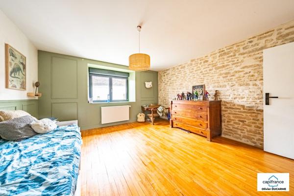 Ensemble immobilier de 180 m² de 9 pièces avec maison de caractère et T2 à AUTREY LES GRAY (70)