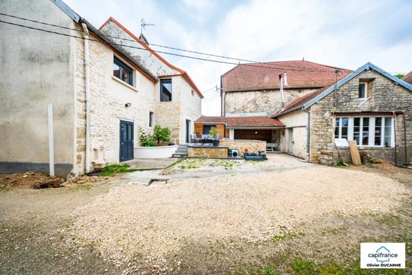 Ensemble immobilier de 180 m² de 9 pièces avec maison de caractère et T2 à AUTREY LES GRAY (70)