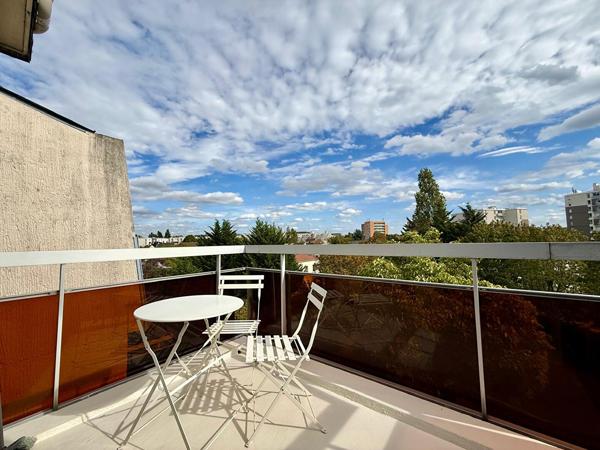 Appartement 2 pièces 50 m² Dernier étage Balcon Box Chatou