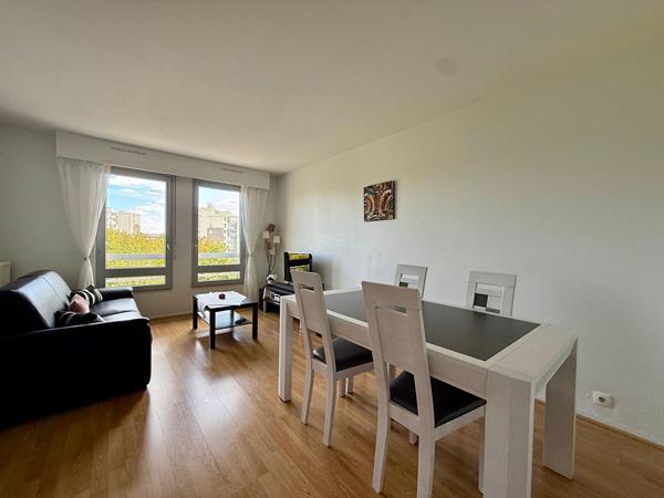 Appartement 2 pièces 50 m² Dernier étage Balcon Box Chatou