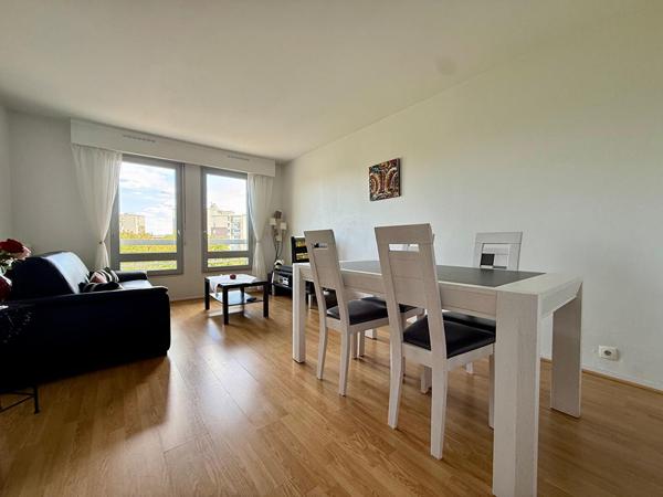 Appartement 2 pièces 50 m² Dernier étage Balcon Box Chatou