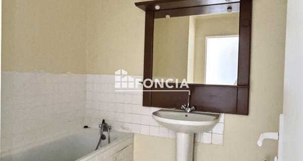 À vendre Appartement 4 pièces 86 m² - Villars 42390