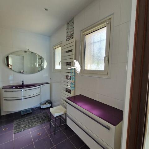 Villecroze (83690) Villa 9 pièces 5 chambres avec piscine et salle de sport, salle de billard...