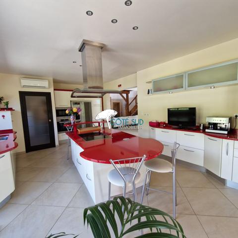 Villecroze (83690) Villa 9 pièces 5 chambres avec piscine et salle de sport, salle de billard...